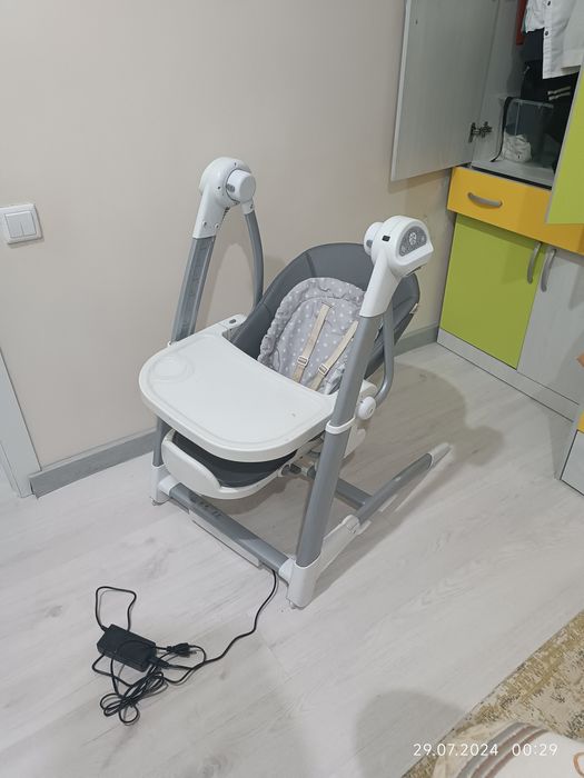 Столик-трансформер для кормления