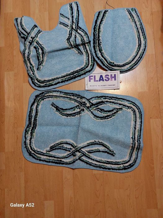 Продавам   пътеки и аксесоари за баня