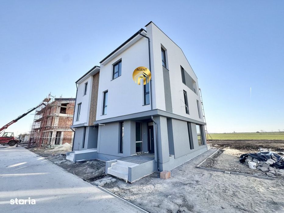 Vila P+1+M - 5 camere - Piscina in Complex, Otopeni Odaile