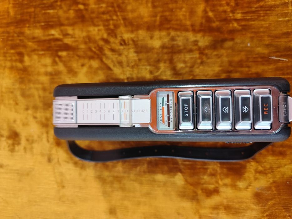 Продавам касетофон FHILIPS.