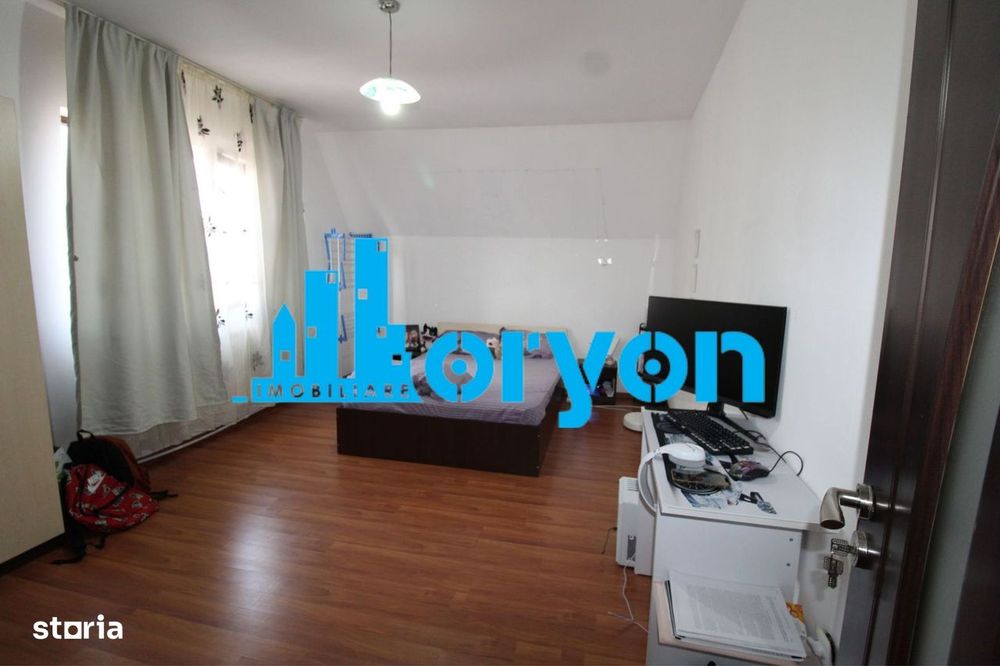 Garsonieră, strada 23 August,  bloc 2011