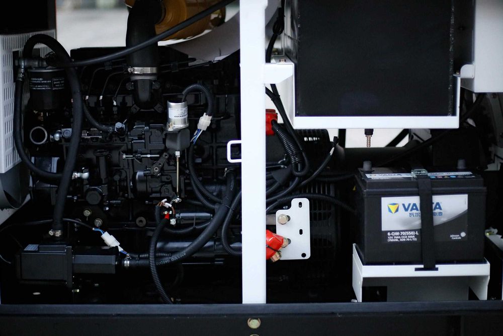 44 KVA/35 KW  ТРИФАЗНИ Дизелови Генератори MITSUBISHI Heavy Industries