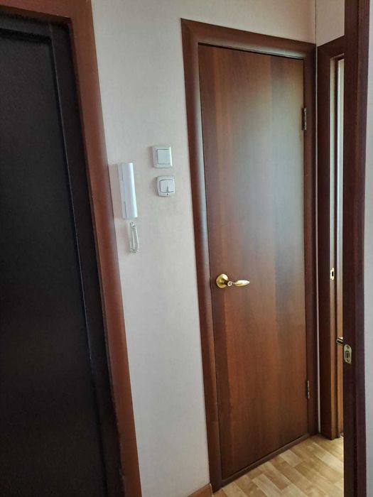 продается трехкомнатная квартира