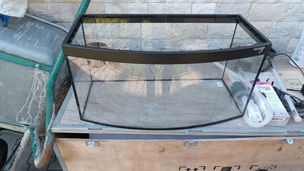 Vând Acvariu STARUP 60 LED