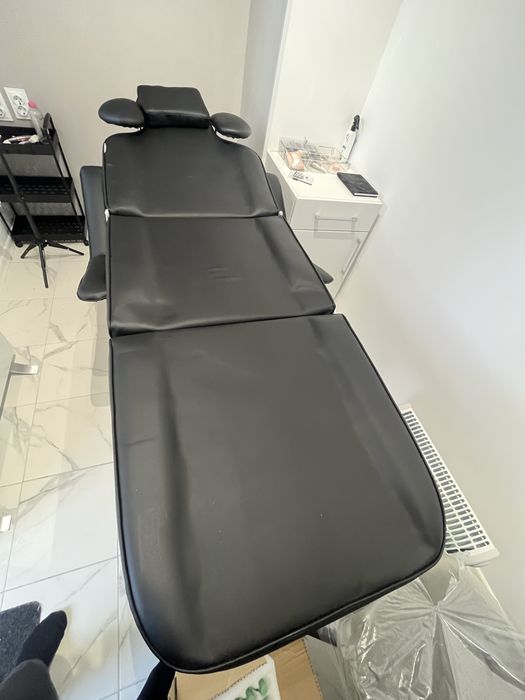 Козметичен стол  подходящ за миглопластика, микроблейдинг и грим