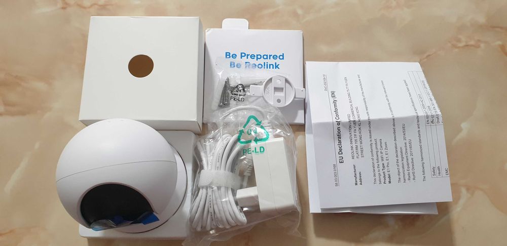 Camera supraveghere WiFi Reolink E1 Zoom, 5 MP, pret 400 lei.