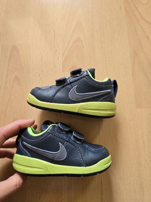 Обувки маратонки за момче номера 21-22 Biomecanics Nike Next