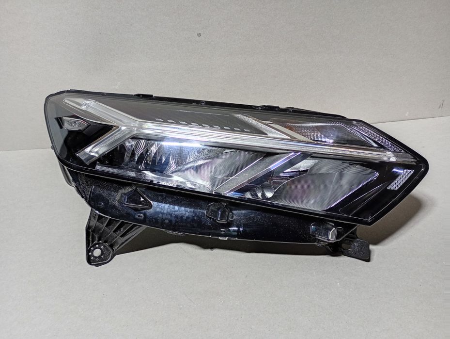 Far dreapta led original Dacia Logan 3 Sandero 3 jogger cod 260102586r
