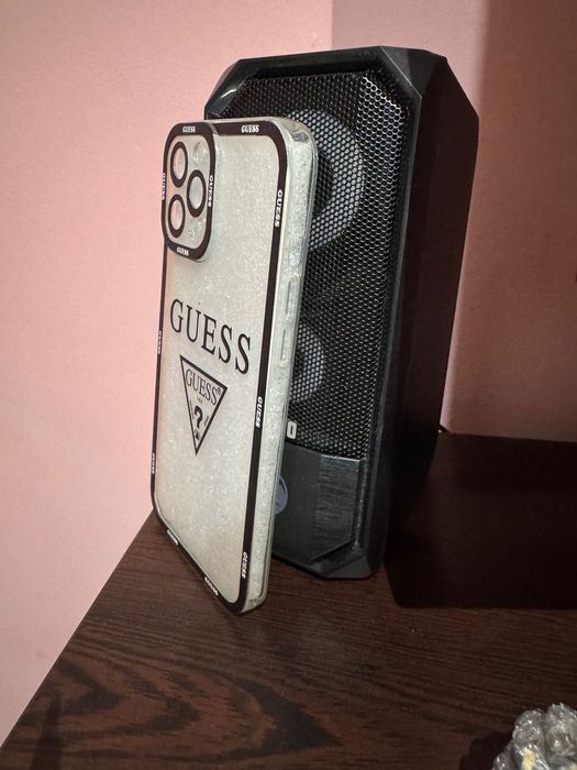 Продавам стилен кейс Guess за iPhone 12 Pro Max на цена 9.99 лв!