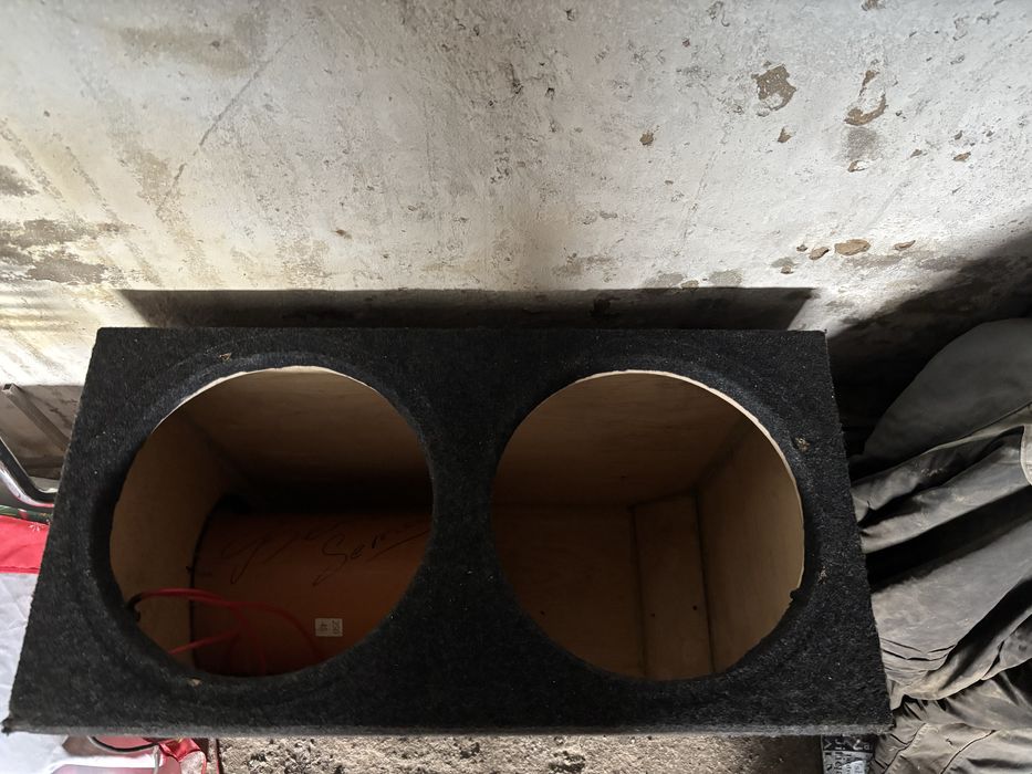 Продам короб под 2 15 сабвуфера