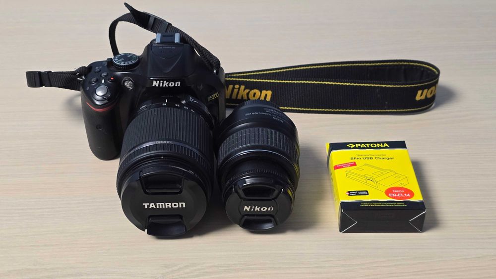 Nikon D5200 + obiectiv 18-55 Nikon + obiectiv 18-200 Tamron
