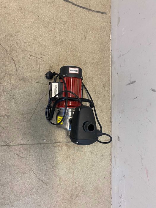 Помпа с електронен пресостат 1200W 64L/min RD-WP17