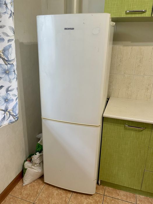 Срочно продаю холодильник