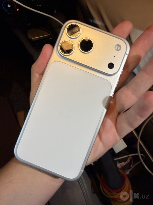 Iphone 17 pro max 256 gb ideal 55 sikl bez imei