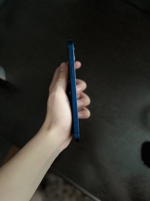 Телефон Iphone 12