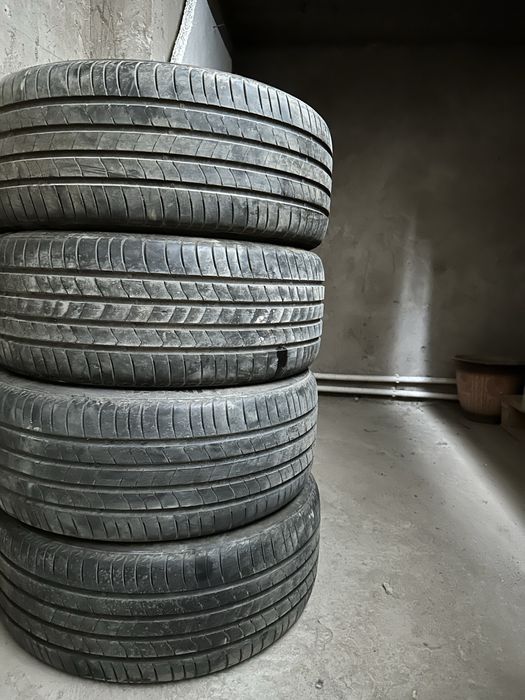 Kumho 235/45 R18 94V