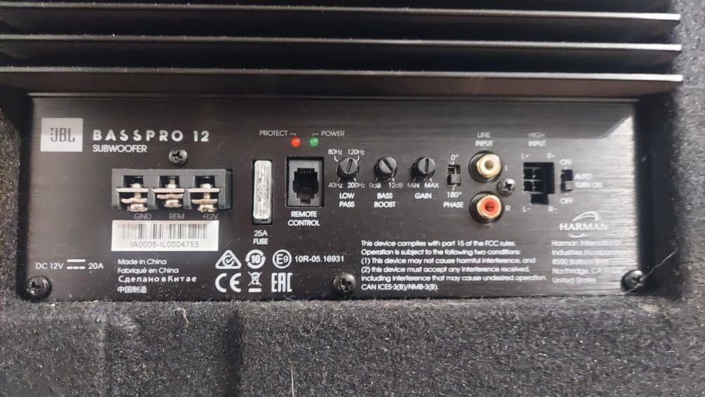 Сабвуфер JBL BassPro 12