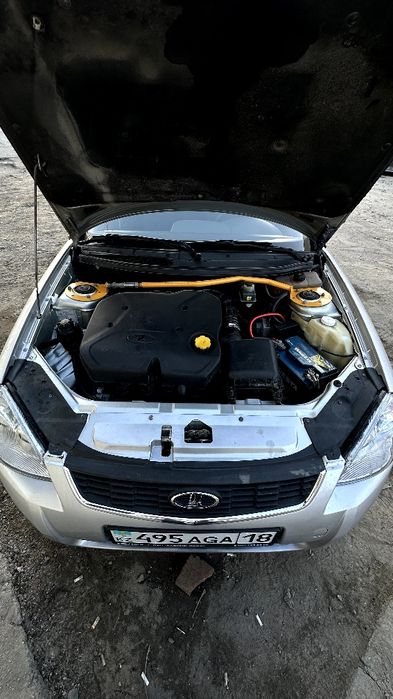 Продам машину приора 2