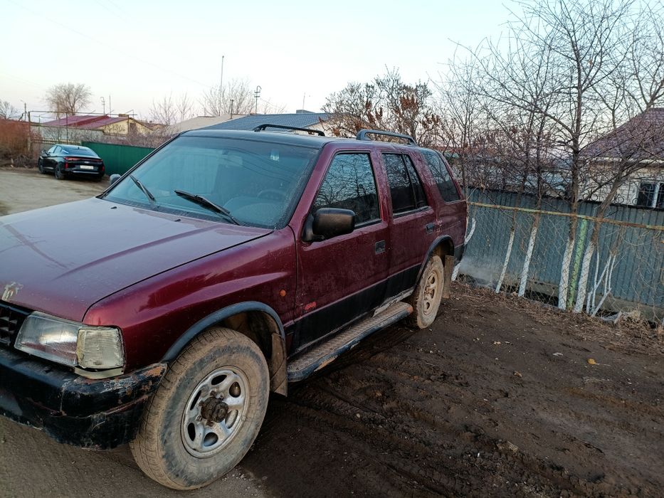 Продам машину опел фронтеро