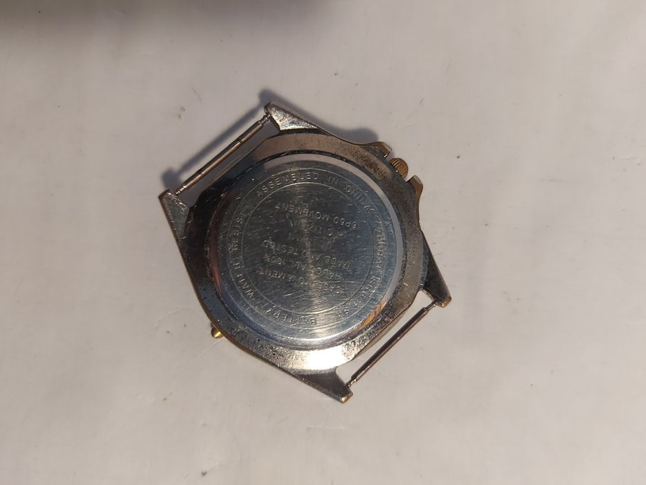 Часы мужские кварцевые.