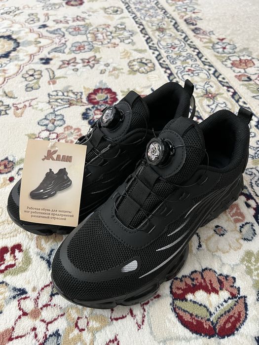 Продается Рабочие кроссовки