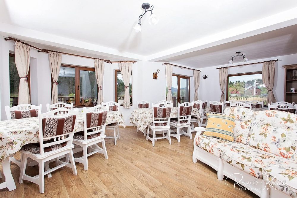 Pensiune/ cabana de vânzare – Stațiunea Colibița, zonă premium