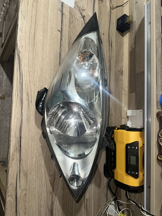 Спарк фара правая сторона