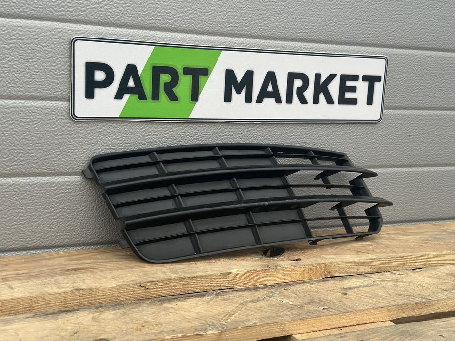 Дясна решетка AUDI A7 C7 4G8807682