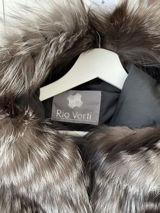 Пуховик зимний с чернобуркой