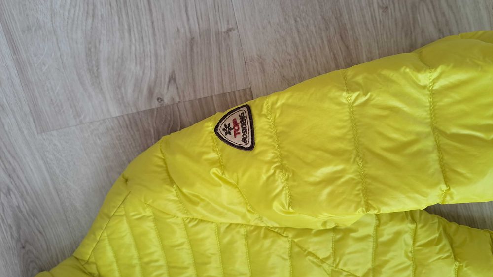 Сладурско жълто яке