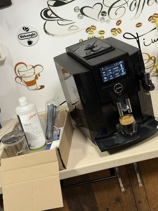 Кафемашина кафе автомат JURA S8 PIANO BLACK с гаранция