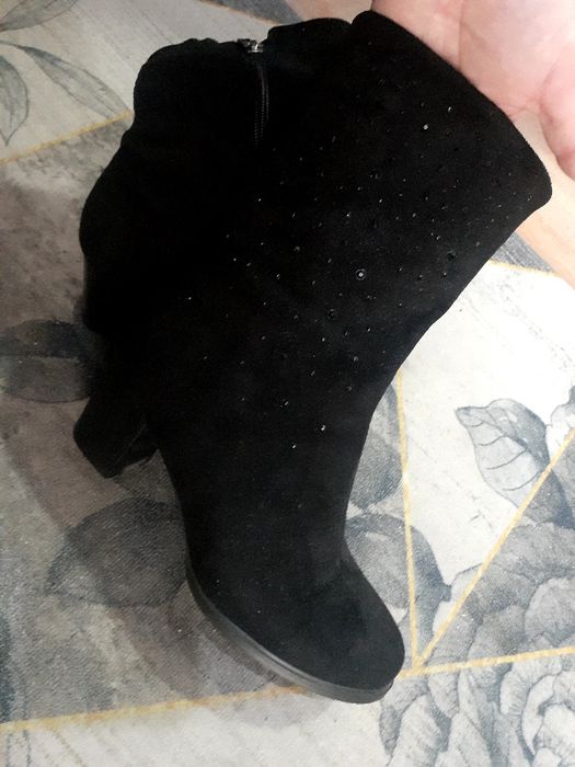 Продам обувь 2000