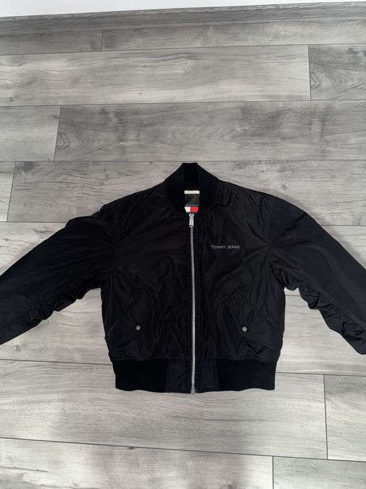 vand Geaca Tommy Hilfiger marimea S noua fara eticheta