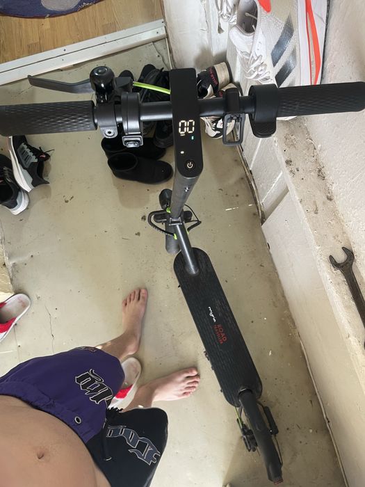 Vând trotineta eletrica Myria