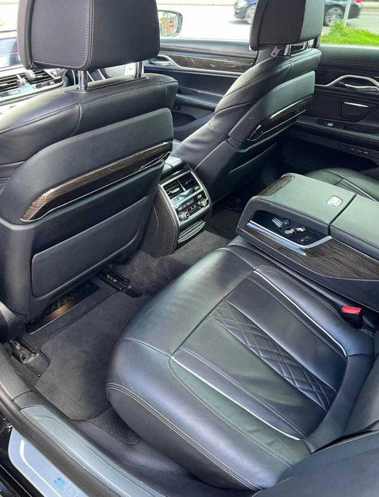 2019 BMW seria 7 740e iPerformance 2.0 benzina + plug in Hibrid de UK schimb variante