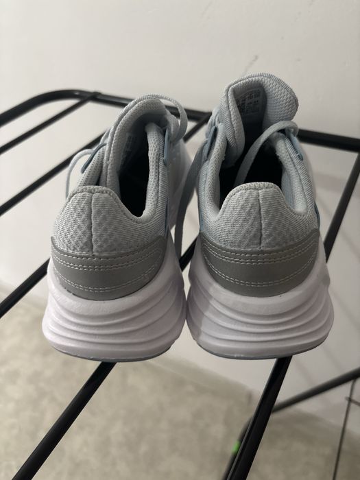 Кроссовки adidas женские