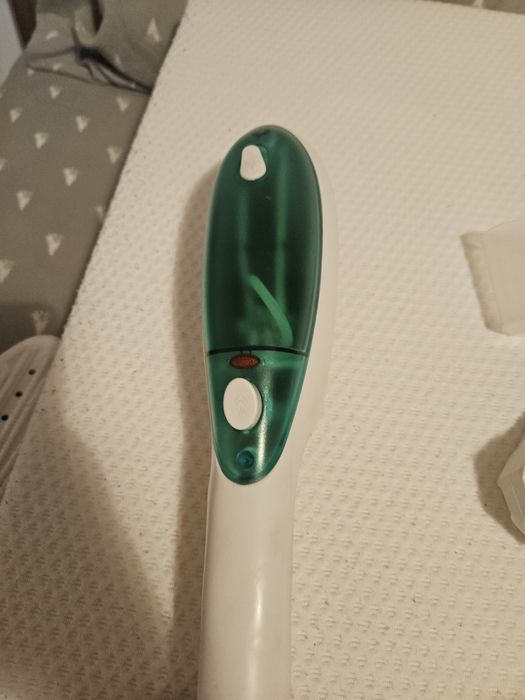 Fier de calcat vertical cu abur