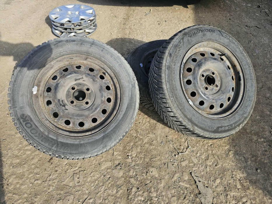 Зимни гуми с железни джанти и тасове Honda r15 195/65