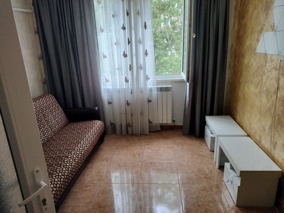 Închiriez apartament micro 19