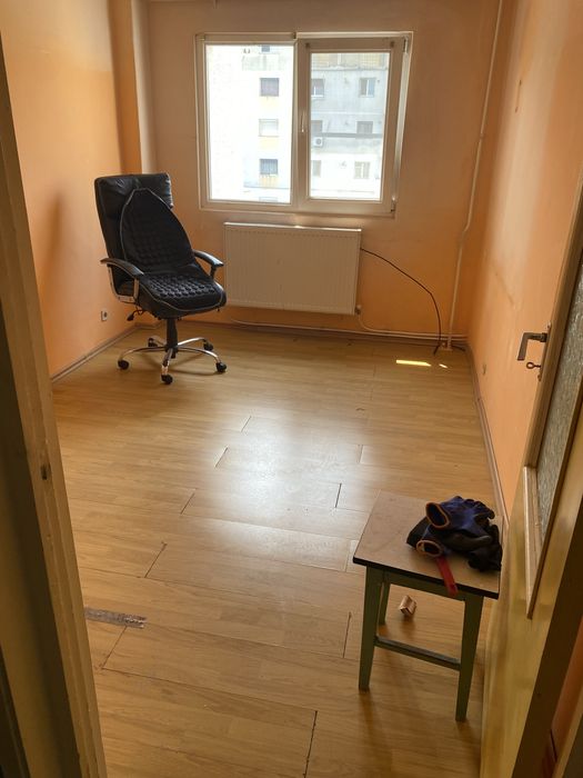 Vind apartament cu 3 camere decomndate