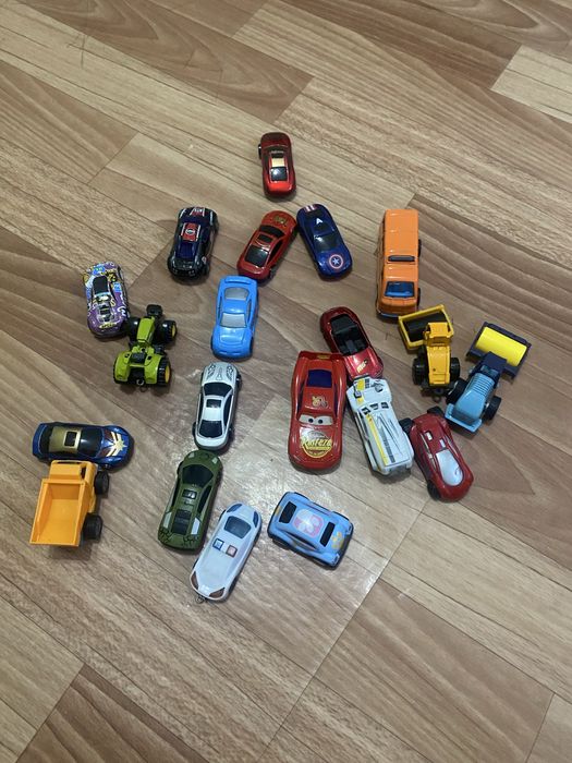 Продам игрушки для мальчика