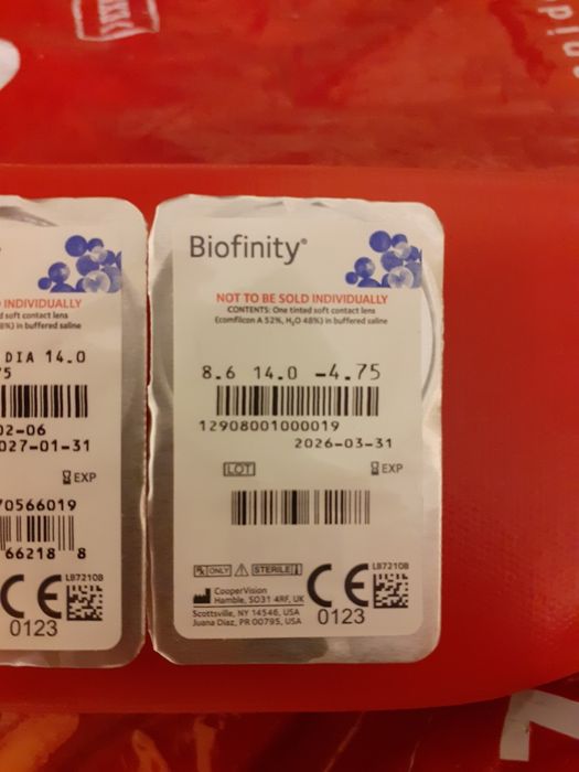 Месечни контактни лещи