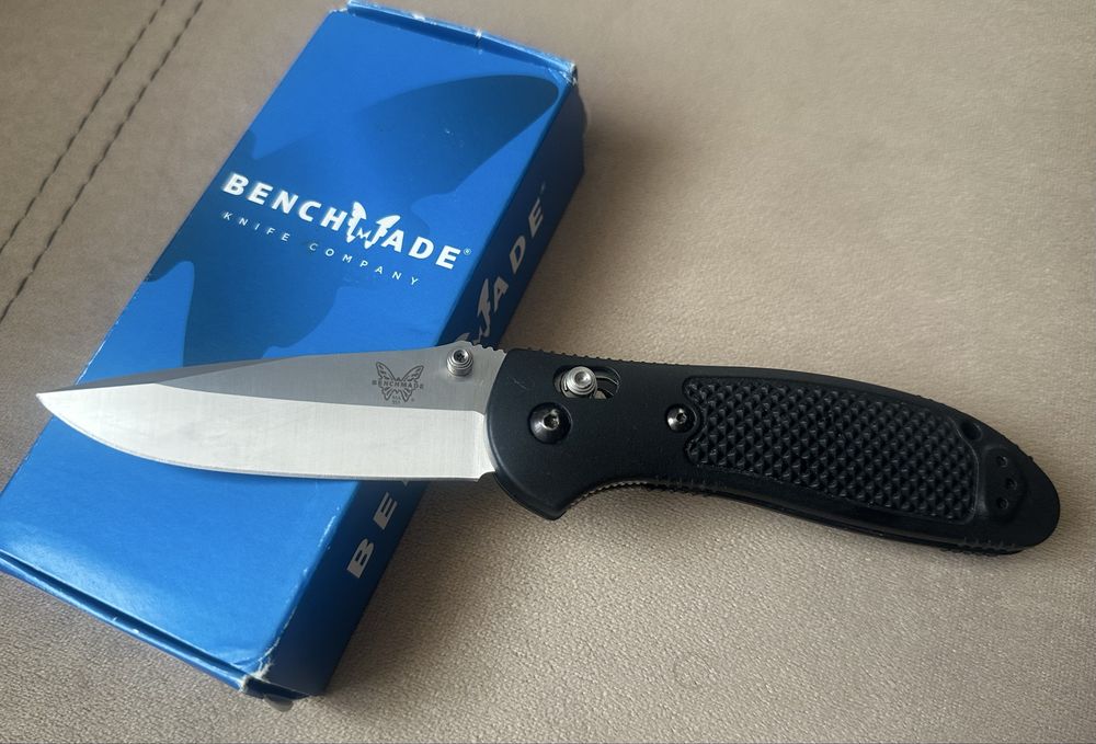 Нож Benchmade Griptilian 551 154CM