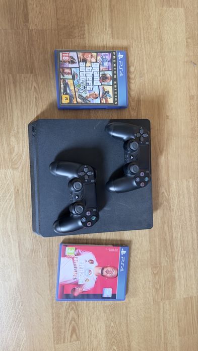 Playstation 4 1TB  с 2 джойстика