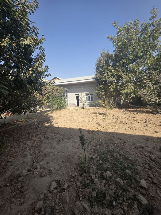 Кибрай тумани Ункӯргон маҳалласида 6 сотих 4 хона  уй сотилади.