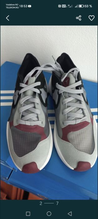 Vind Adidas Nike 43