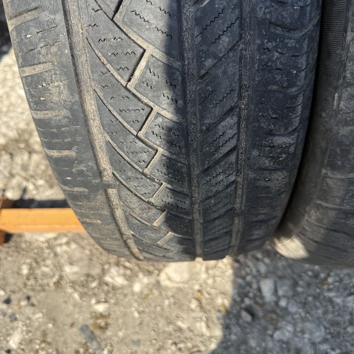 2 броя зимни гуми Atlas 215/65 R16 Dot 0421 ном 734
