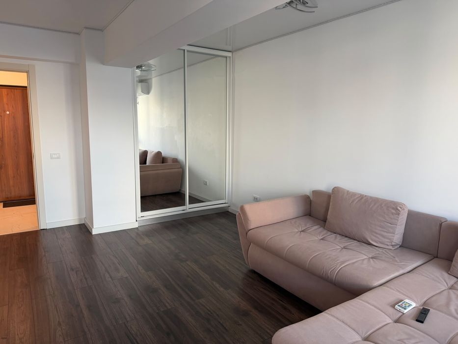 Închiriez apartament cu 2 camere în complexul rezidențial Atrium Garden, Valea Lupului