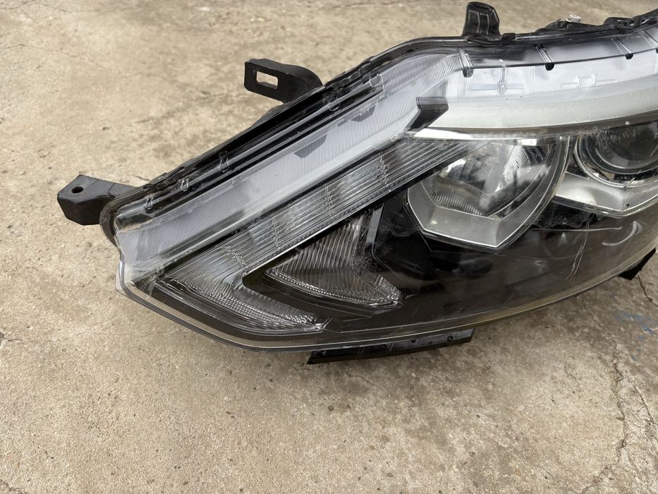 Ляв фар за Нисан Кашкай / Nissan Qashqai J12 2013- 2017