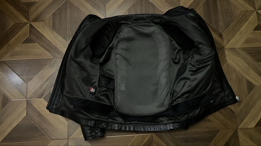 Мотокуртка фирмы Dainese оригинал италия